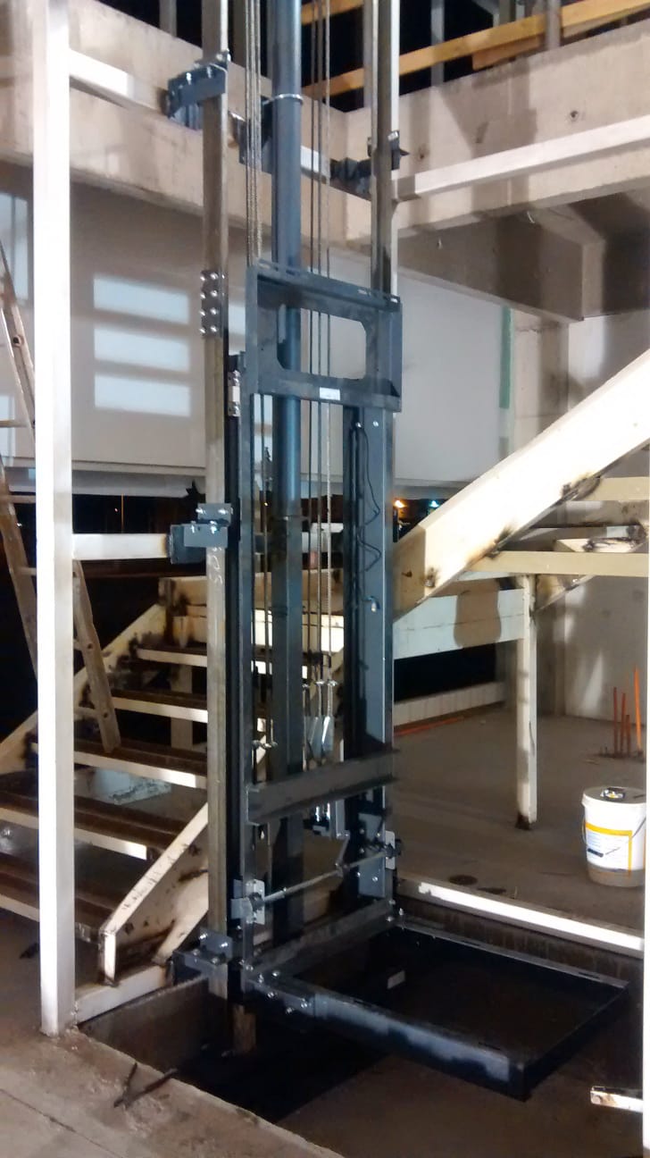 Instalación de campana extractora con ductería